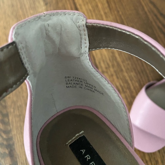 Array purple pumps - Picture 2 of 4